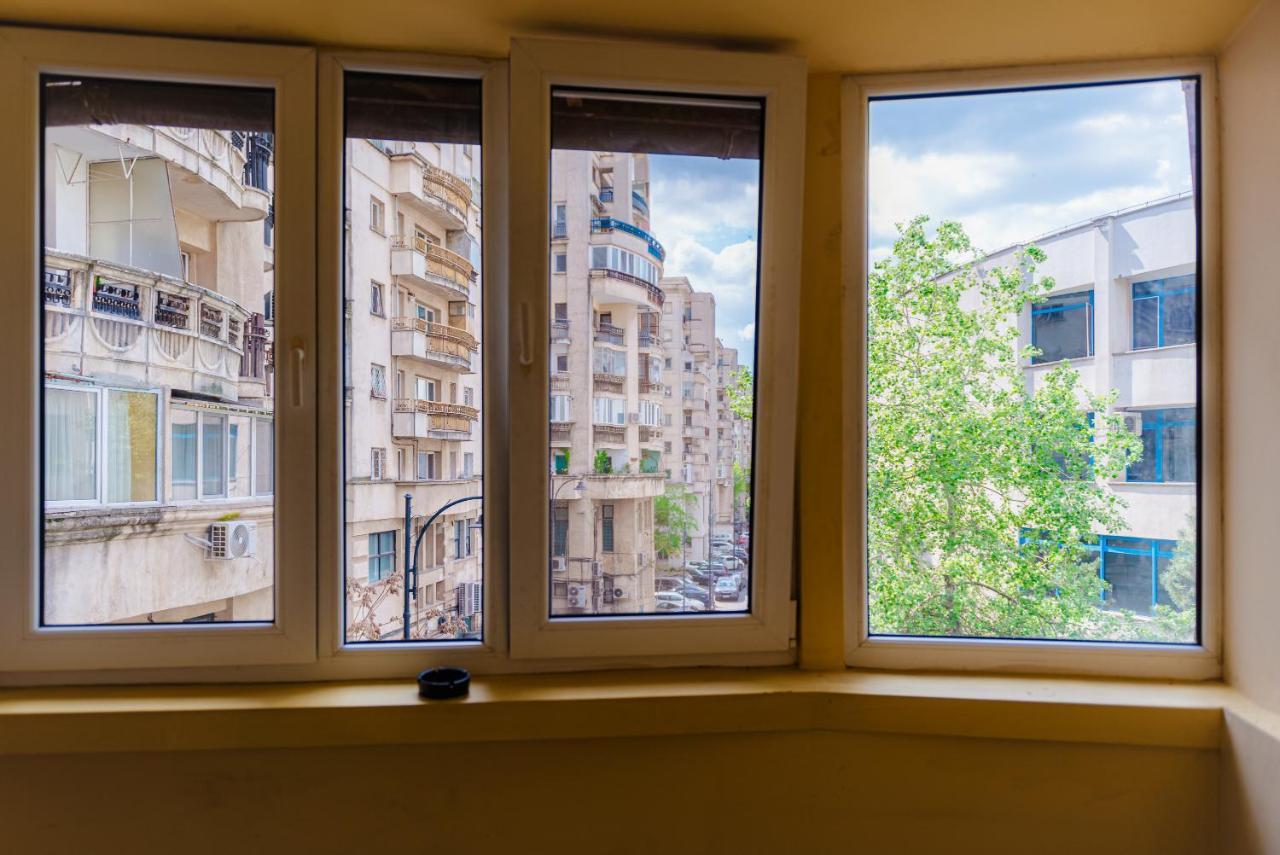 Comfy Apartment With Private Parking And Netflix Bucharest Luaran gambar