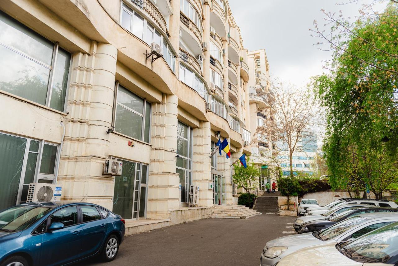 Comfy Apartment With Private Parking And Netflix Bucharest Luaran gambar