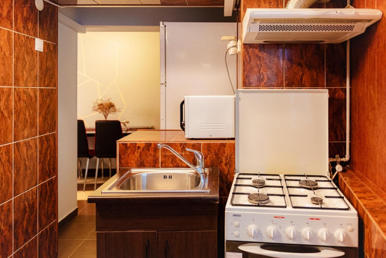 Comfy Apartment With Private Parking And Netflix Bucharest Luaran gambar