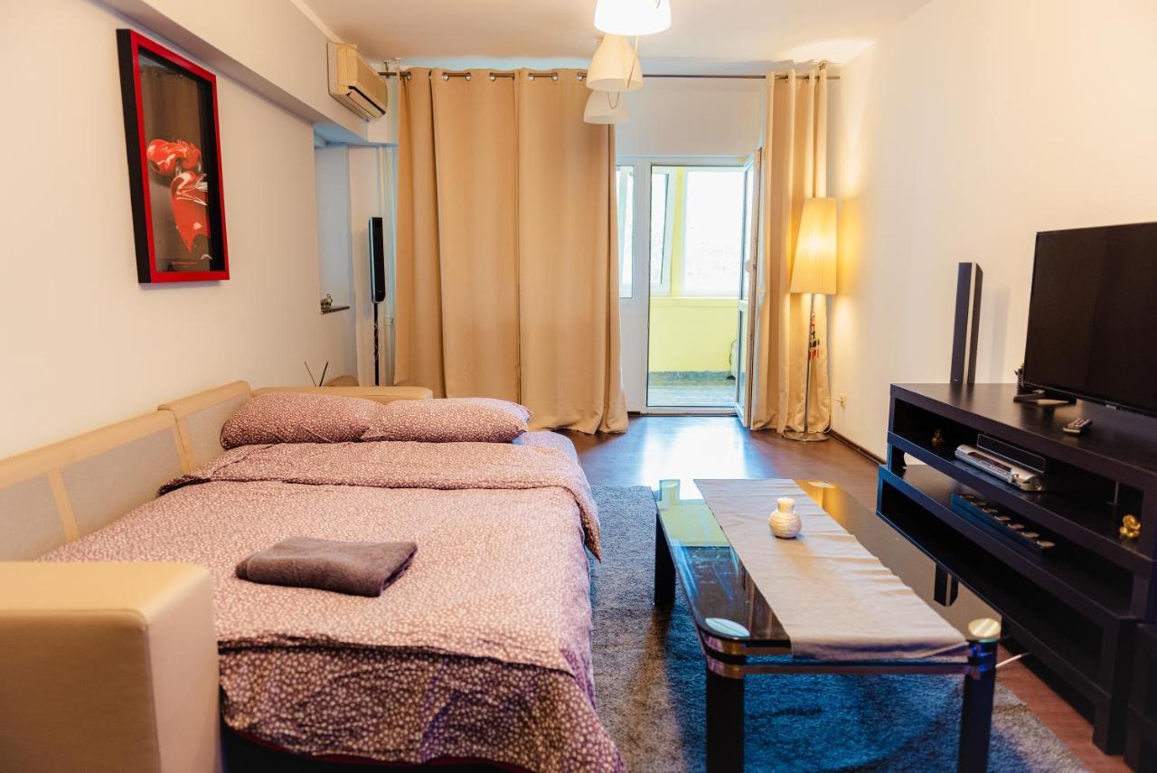 Comfy Apartment With Private Parking And Netflix Bucharest Luaran gambar