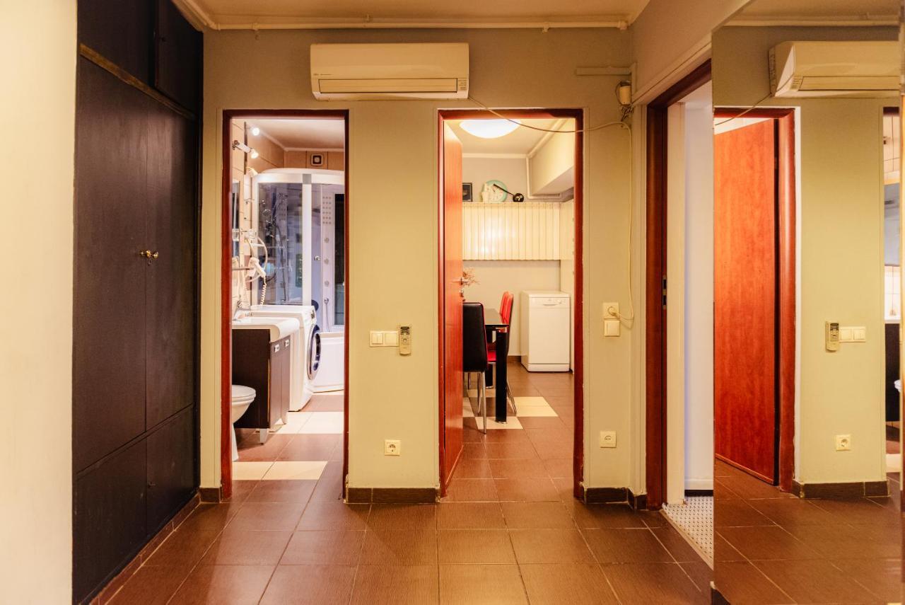 Comfy Apartment With Private Parking And Netflix Bucharest Luaran gambar